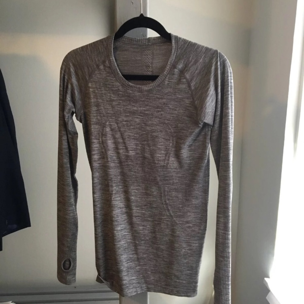Lululemon top